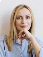 Woman resting her chin on her hand
